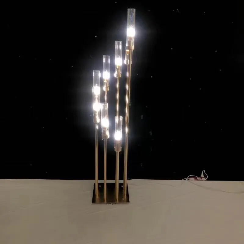 Золотые канделябры для свадебного стола