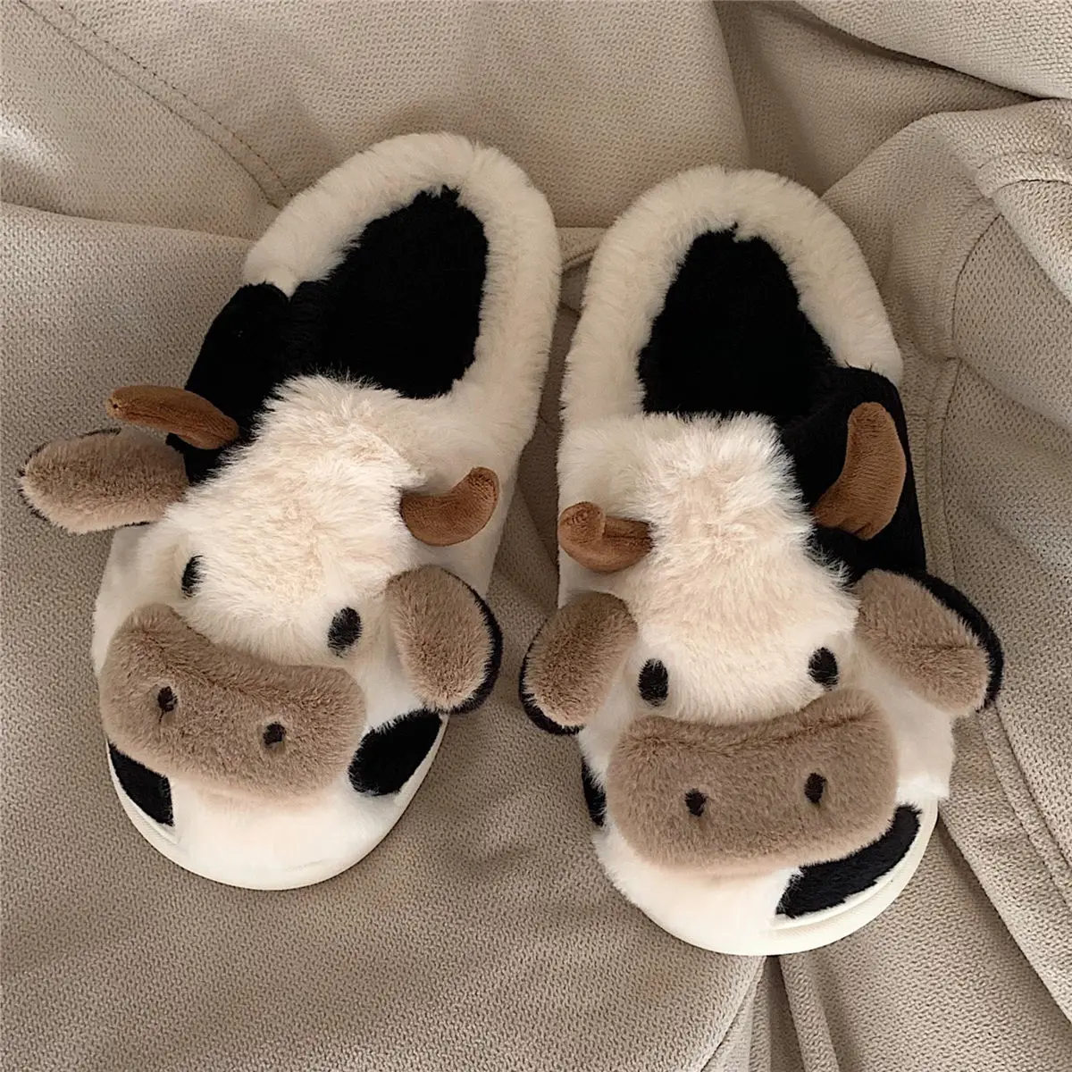 High Quality Fashion Stuffed Non-slip Animals Cow Plush Slippers Winter Cute Cartoon Cow Warm Home Indoor Shoes Slippers