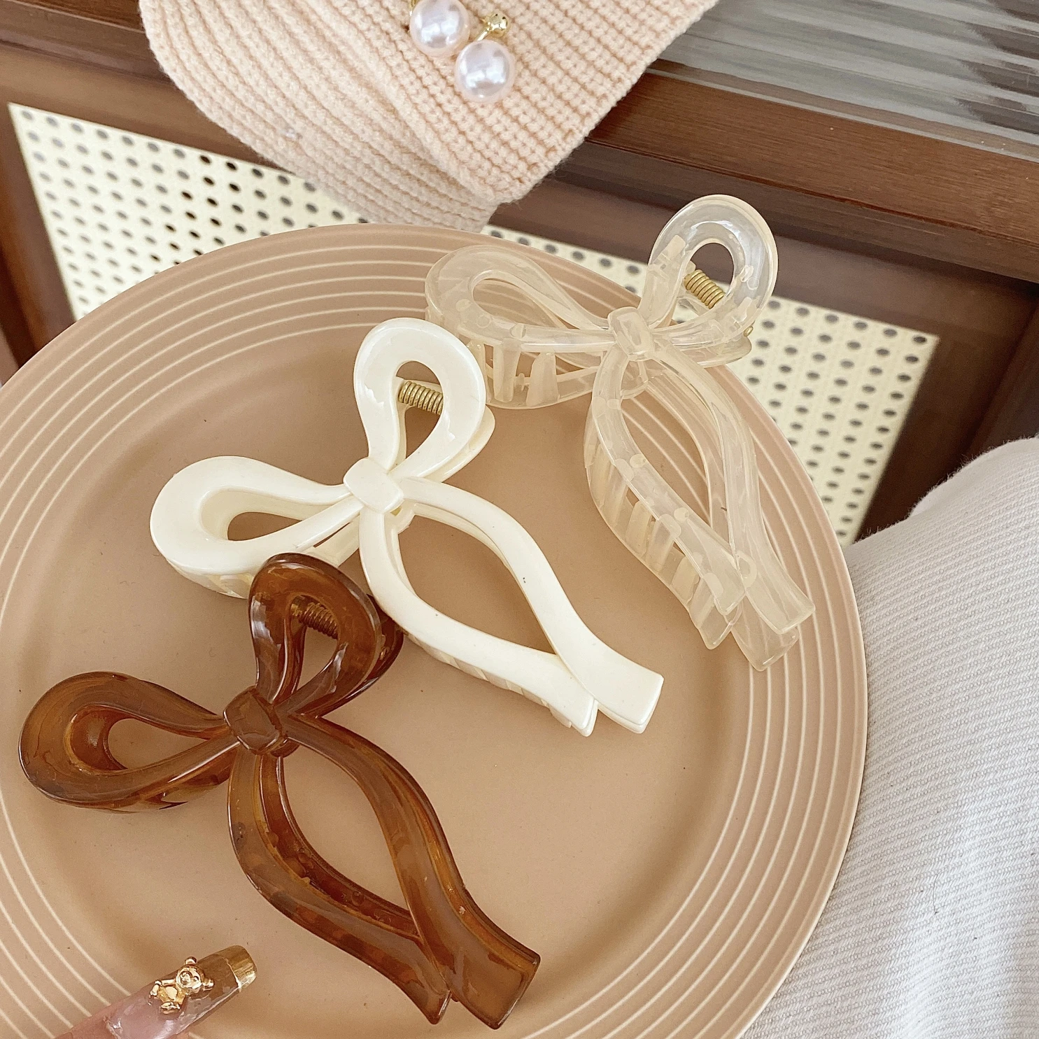 Korean Ins Fashion Large Size Hair Accessories Glitter Plastic Bow Knot Hair Claw Clips For Woman Girls Thick Hair