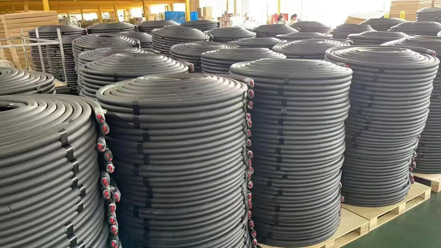 Jiahao In Stock Rubber Insulation Pipe 1/8 1/4 3/8 1/2 5/8 20m 65ft Insulated Copper Pipe Line Set For HVAC Air Conditioner