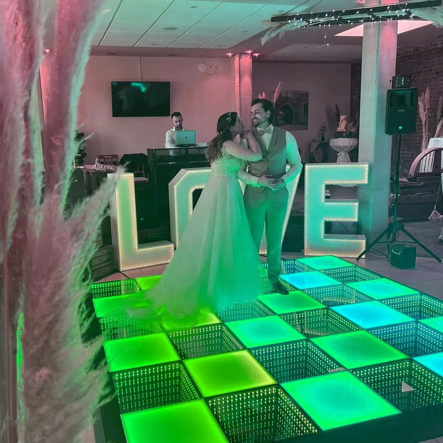 Infinity Digital Glass RGB Interactive Magnetic Waterproof Tiles Outdoor White Lighting Controller Stage Lights LED Dance Floor