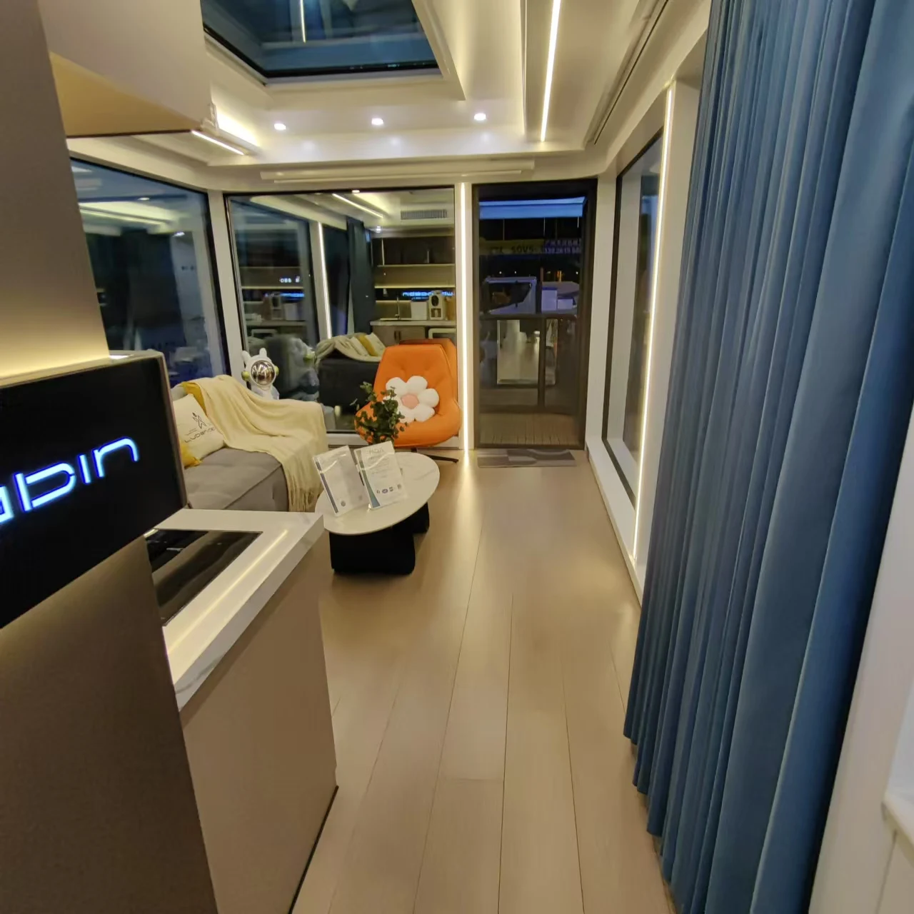 Custom Mobile Smart Prefab Houses for Hotels and Homestays with Whole-Home Voice Control