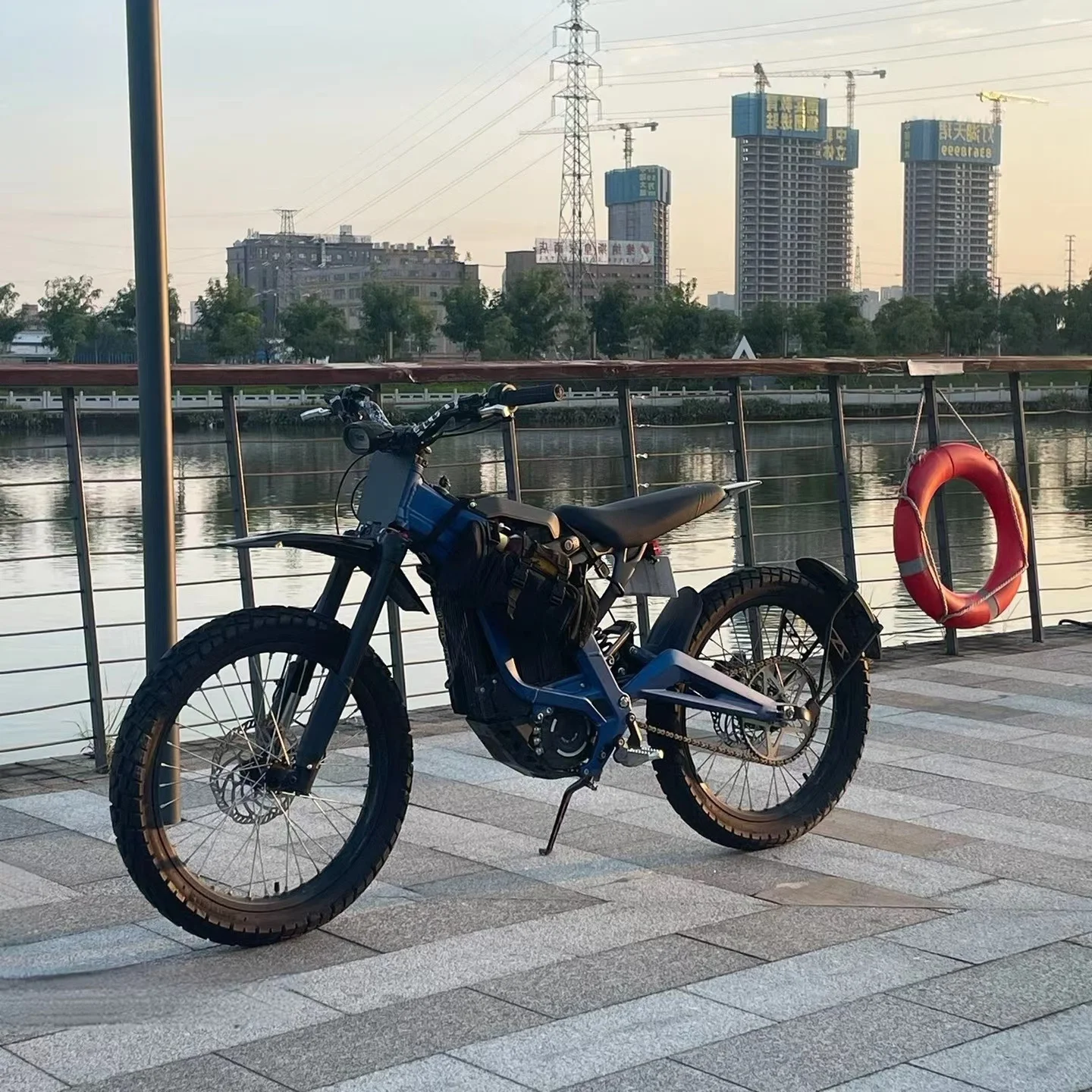 2024 Original 2024 Light Bee X 60V 40AH Off Road LBX 6000W Off Road Electric Dirt Racing Bike 40AH Suron Light Bee X