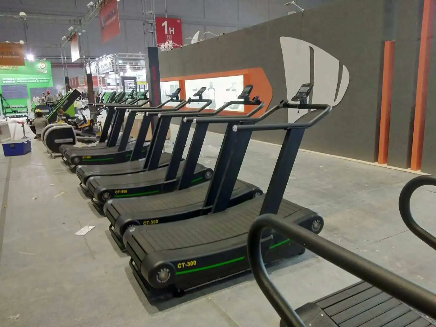 Land fitness Commercial Manual Curved Treadmill Machine Air Runner