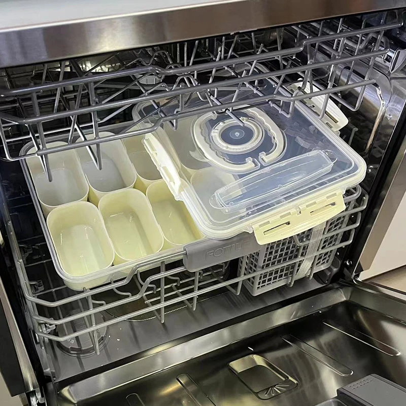 BOCHENG Kitchen Sealed Portable Plastic Spice Container Snack Storage Clear Divided Serving Veggie Tray Box With Lid And Handle