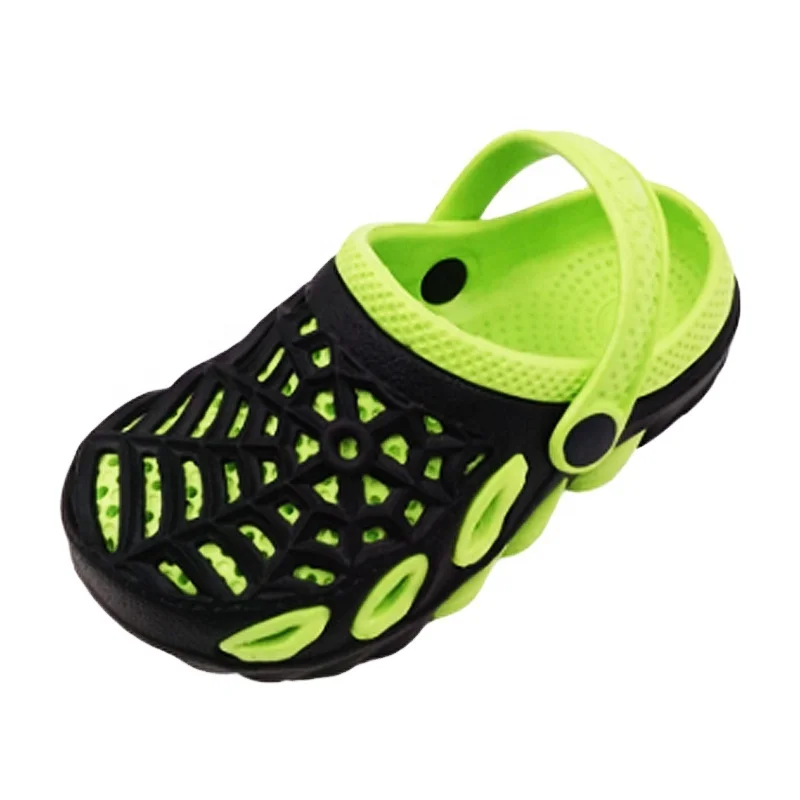 
China Cheap New Product Custom Kids Clogs Spiderman Patch Eva Clogs Garden Shoes for Children Sandals Slippers 