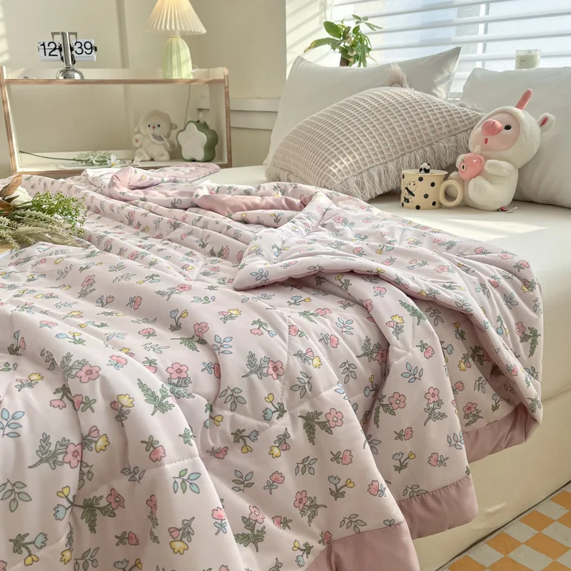 New style all people likes  Widened edging, comfortable, beautiful and generous sewing machine for quilts