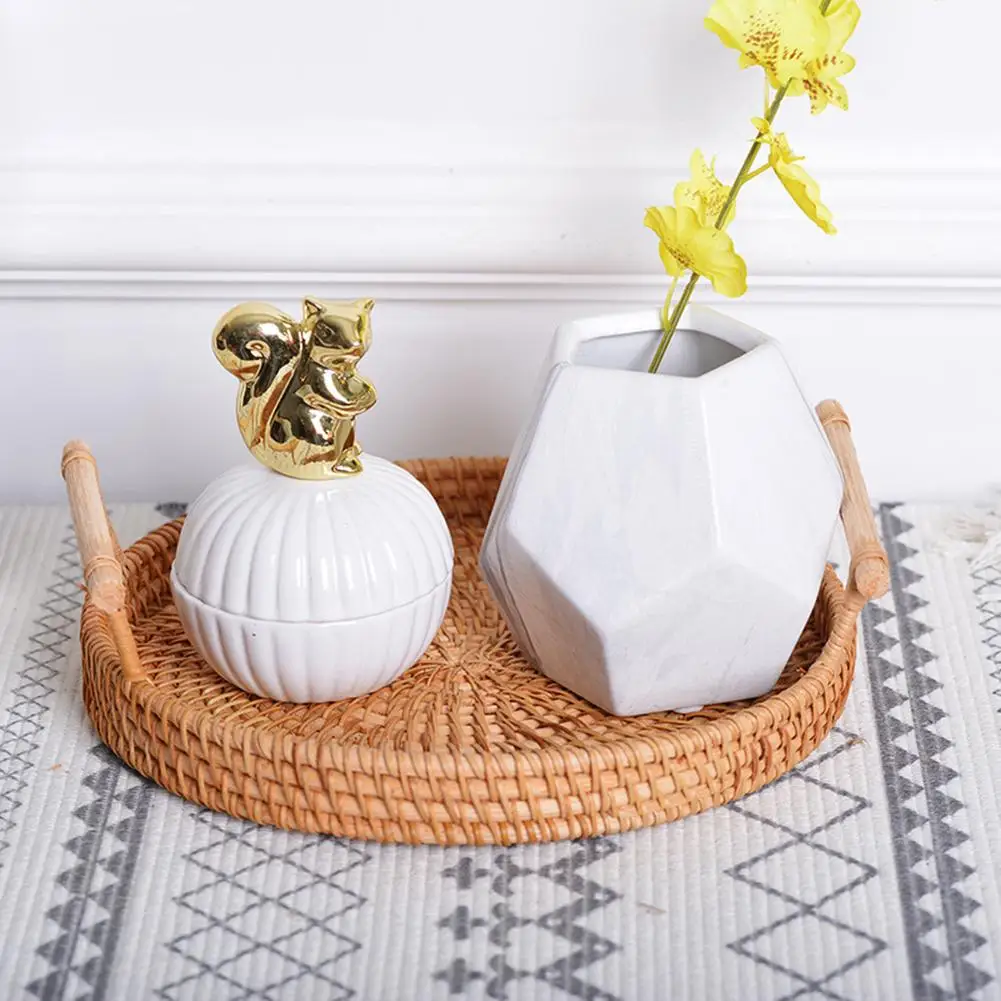 
Round Storage Tray Bread Basket Rattan Woven Storage Snack Fruit Plate Hotel Essential Oil Tray With Handle For Serving Dinner 