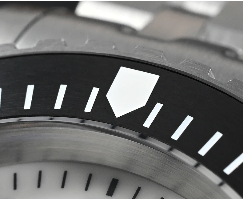 Custom logo low moq original design 316L stainless steel sapphire mechanical BGW9 luminous diver watch automatic man for sale