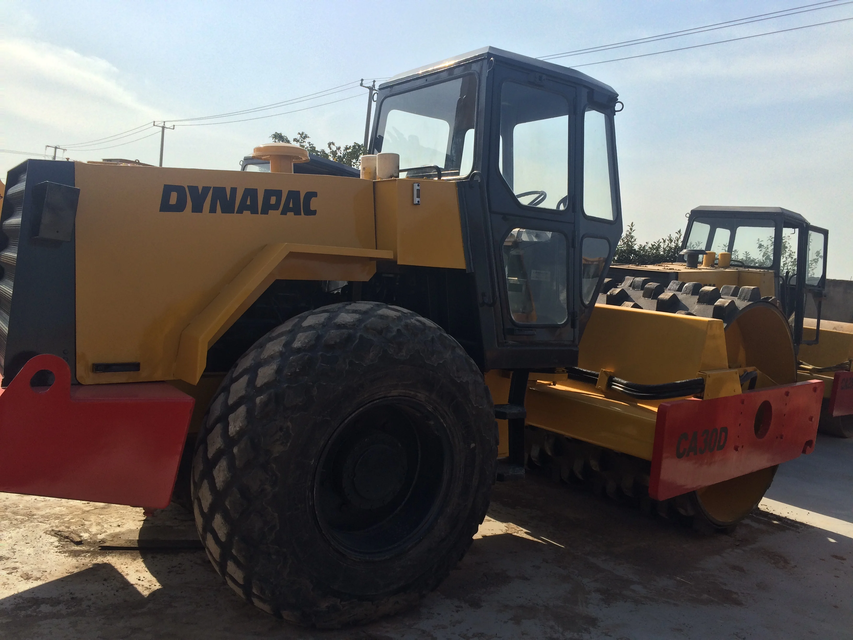 Подержанный дорожный каток CA30D Dynapac уплотнитель строительное