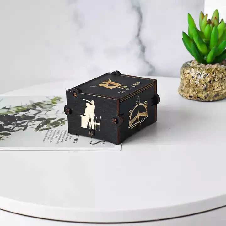 2023 new music box romantic couple wooden carving hand-cranked music box holiday birthday gift Christmas wooden music box