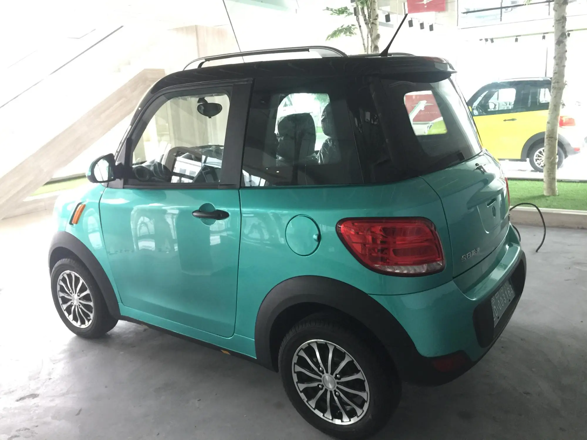2020 Factory Direct Sales New Beautiful Street Legal Electric 4 Wheel Car