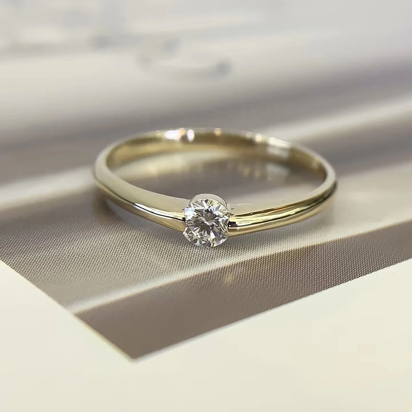 Fine Jewelry 9K/14K/18K Gold Plated Ring 14K Yellow Gold Lab Grown Diamond Three-stone Ring Lab Grown Diamond Engagement Ring