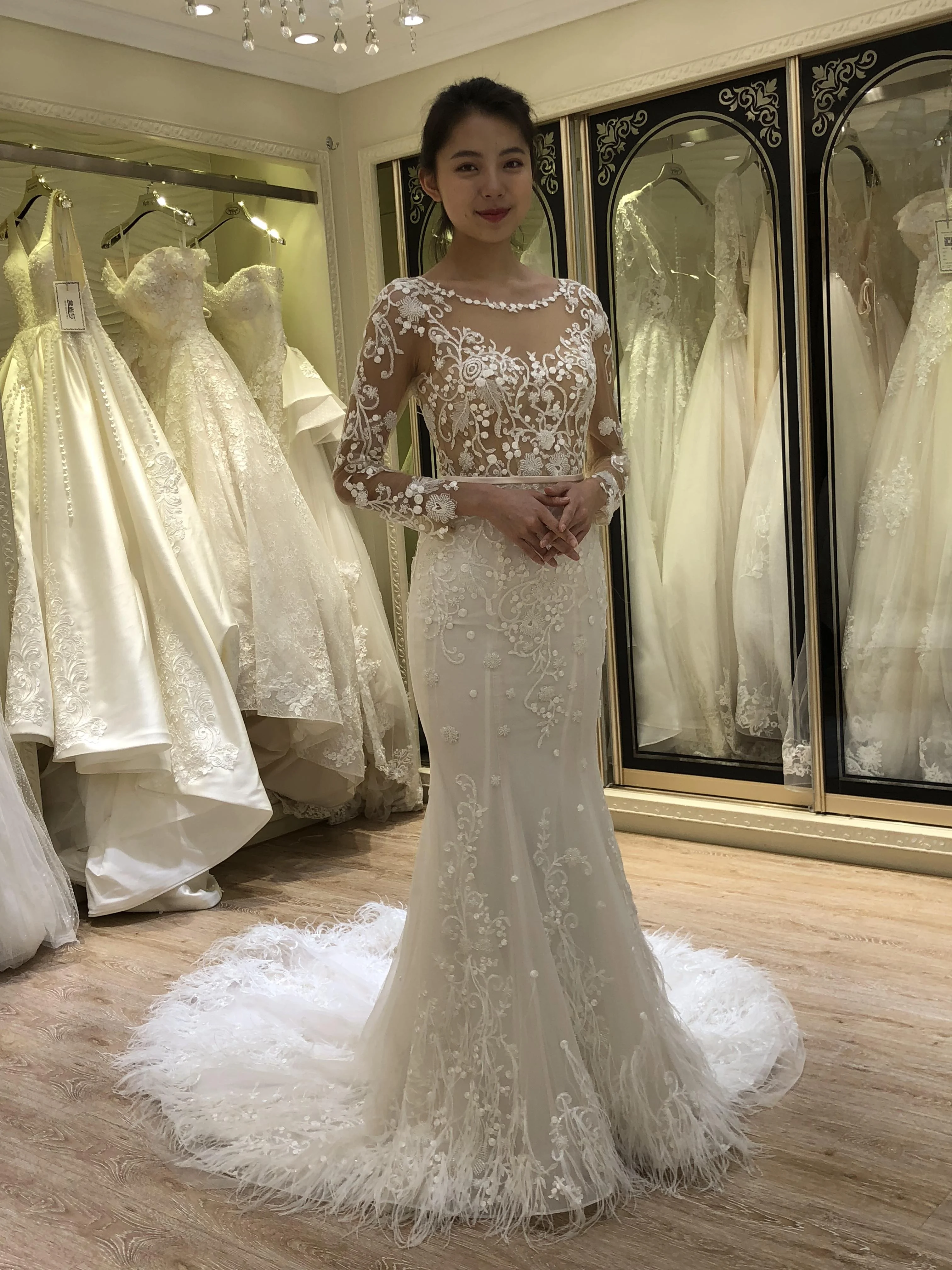 2021 high quality long sleeve feather mermaid wedding dress plus size for ladies girl