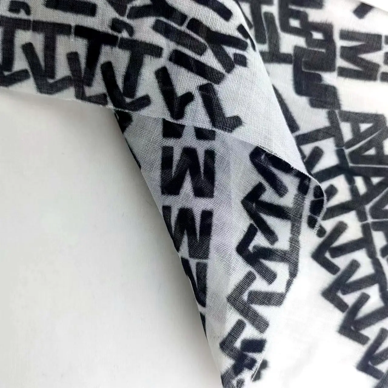Wholesale hot sale black letter pattern  printing   60gsm 100%  pure  linen fabric for clothing