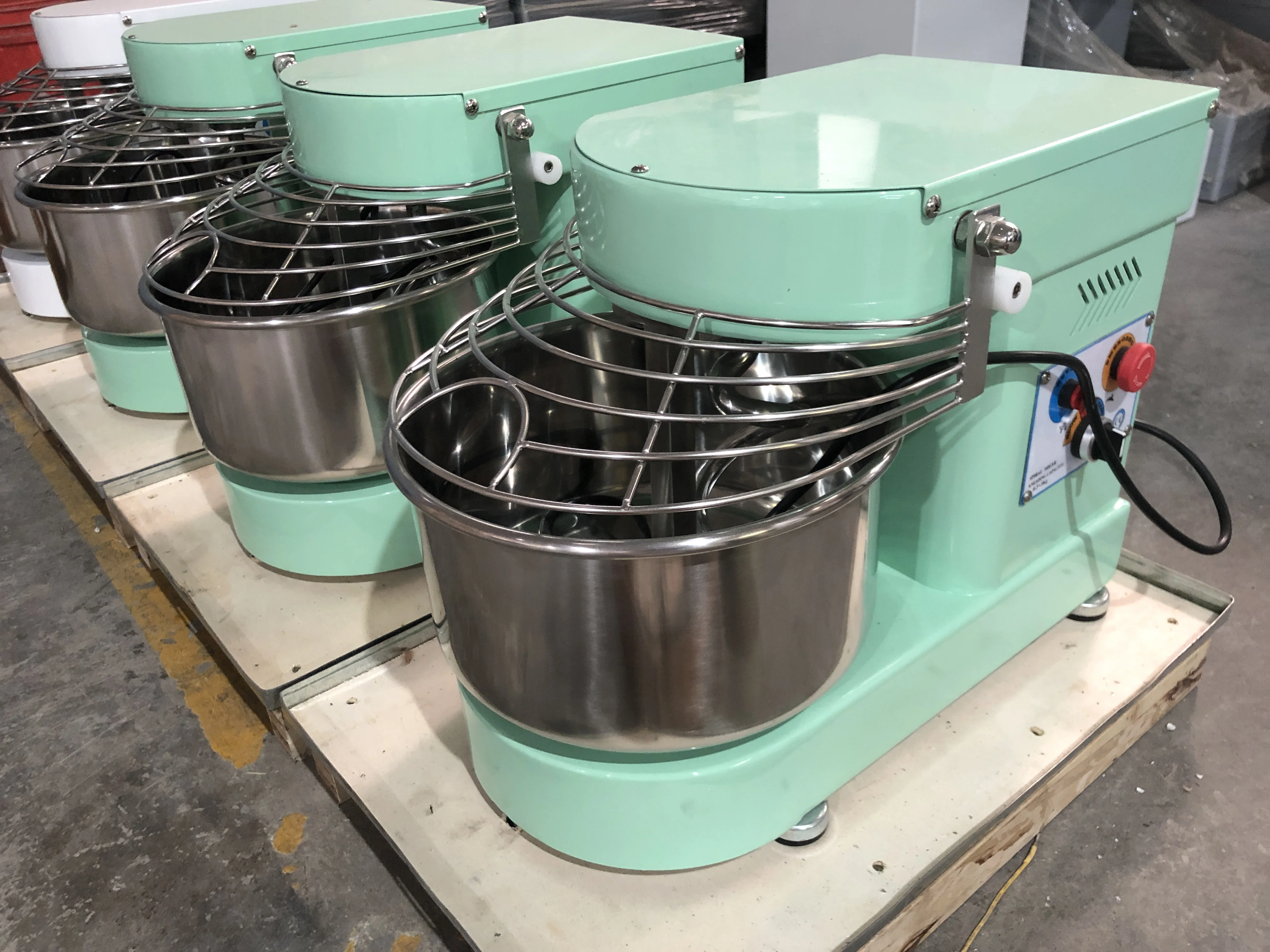 small spiral dough mixer DC motor with two speed reverse countertop 3KG food mixer bread making machine bakery equipment