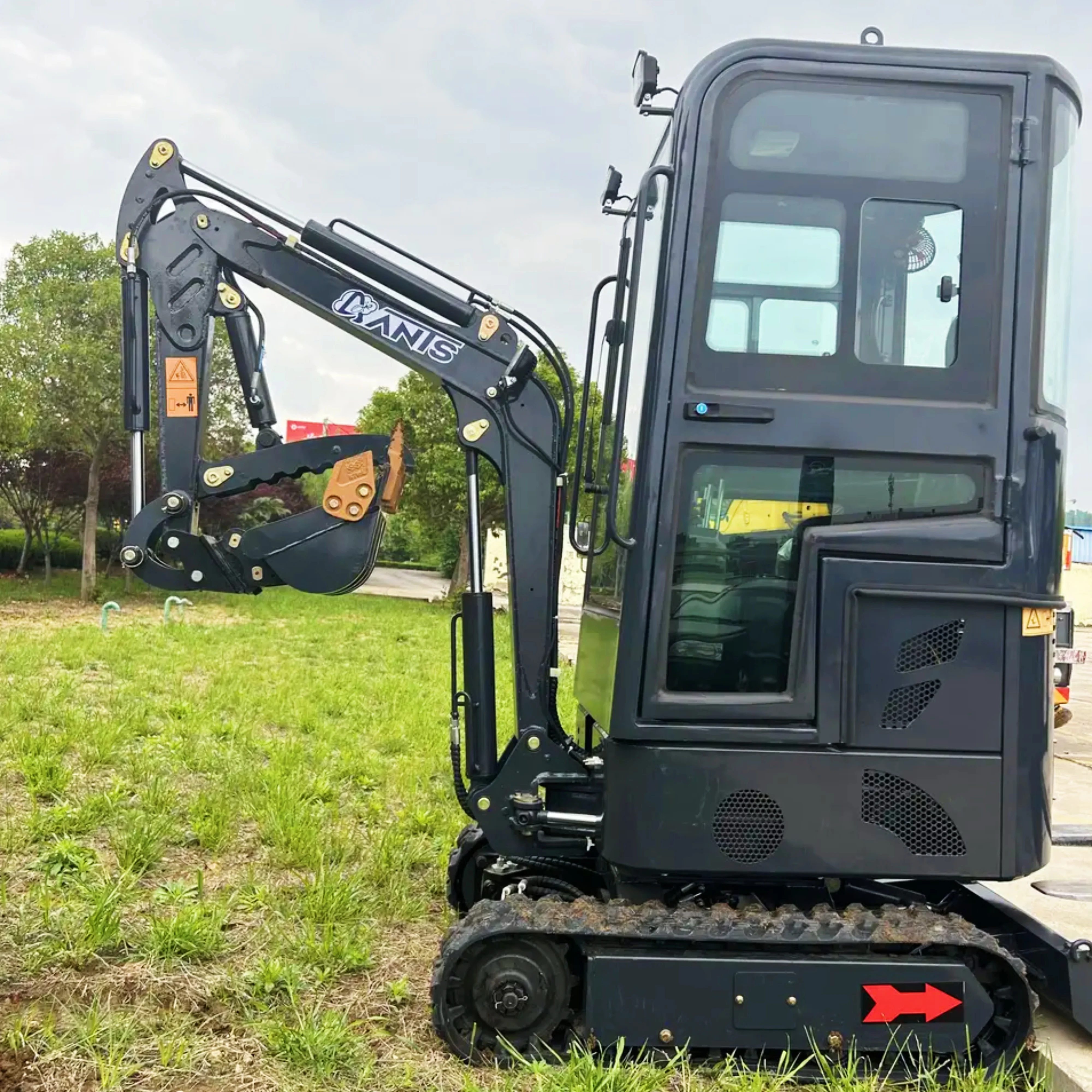 2024 smallest mini excavation hydraulic digger 1ton 1000KG mini excavator with cab micro excavator