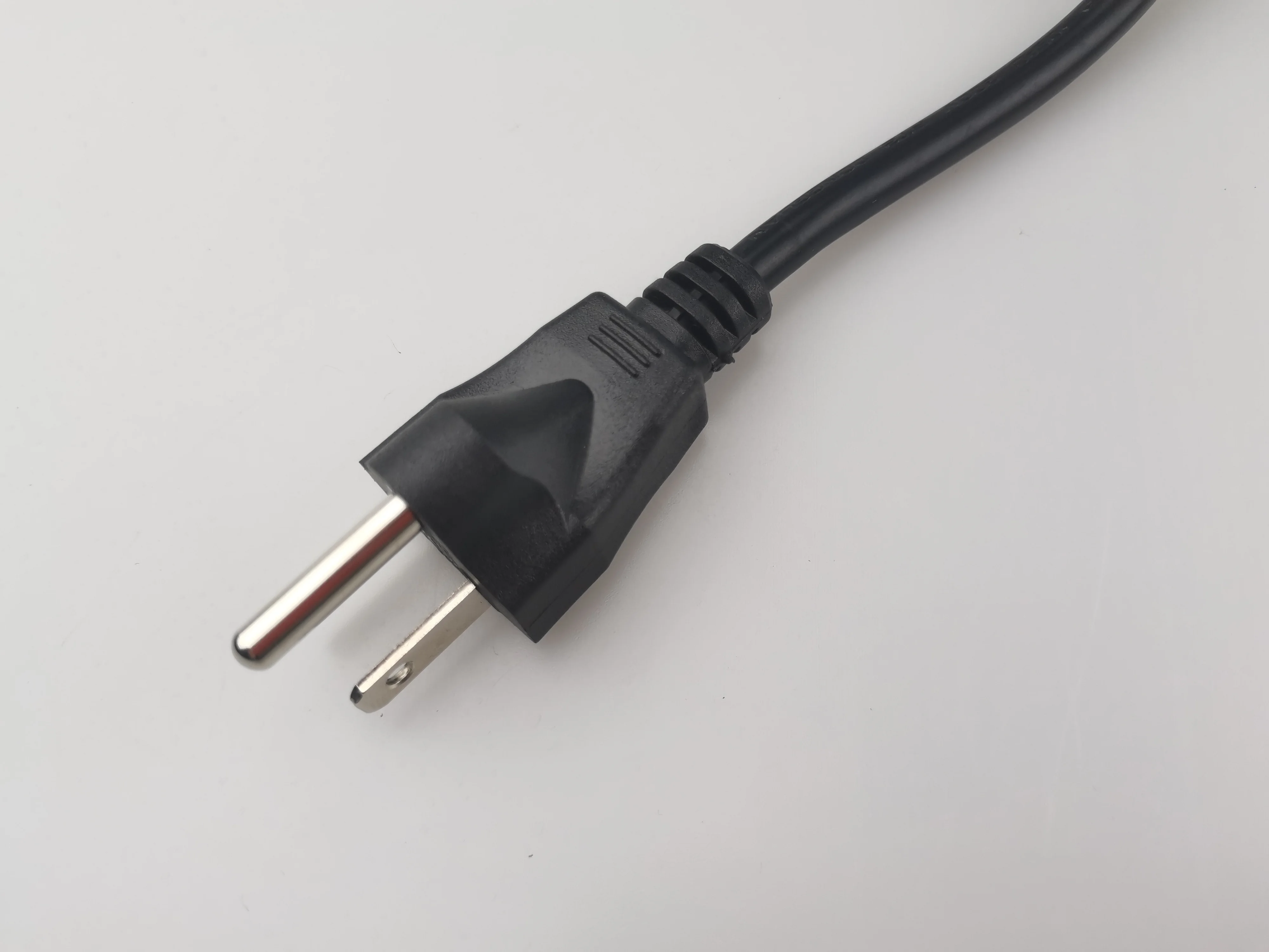 Standard high quality US 10A pure copper 3 flat pin plugs machine