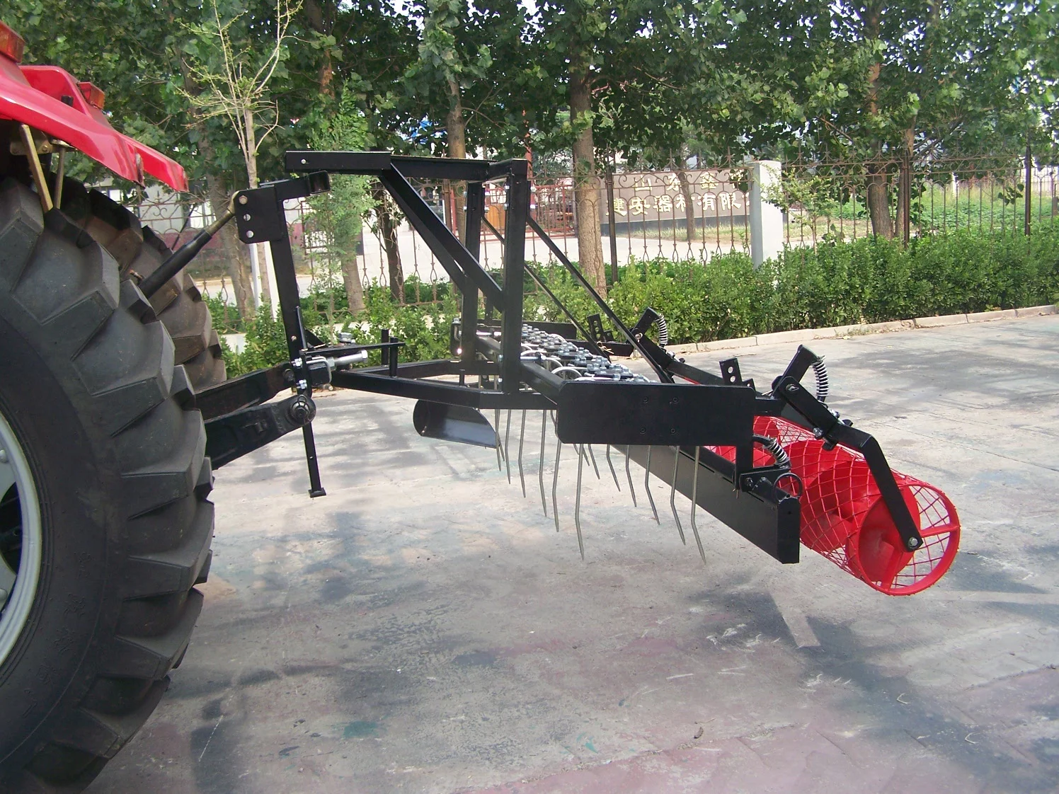 Reeds patented mechanical grader and leveler for horse racing and sand paving for racecourses