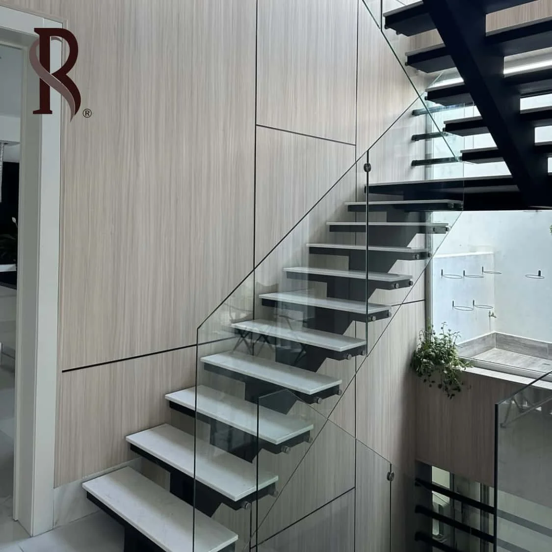Rising Factory OEM Modern Interior Straight Stairs Floating Iron and Steel Staircase with Wood Tread and Glass Railing for Villa