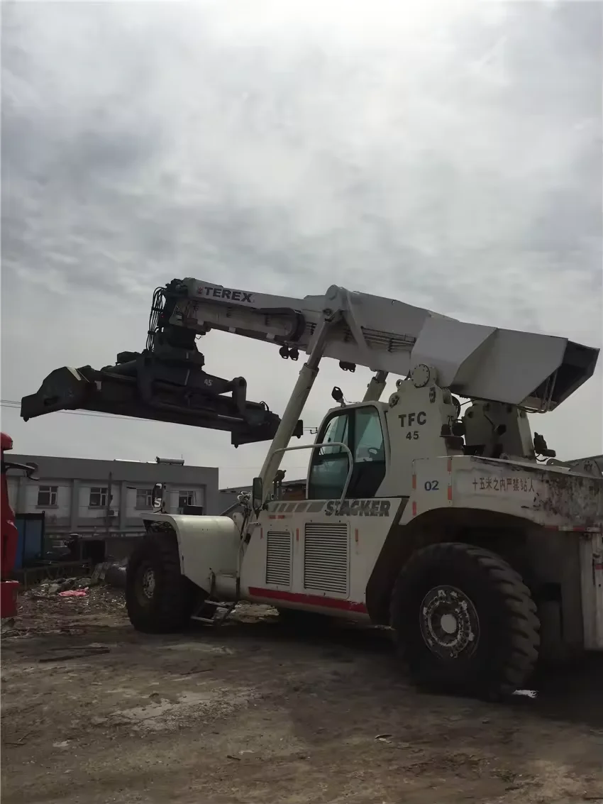 Terex TFC 45HD container and port machine TFC 45H USA made Terex 45ton reach stacker