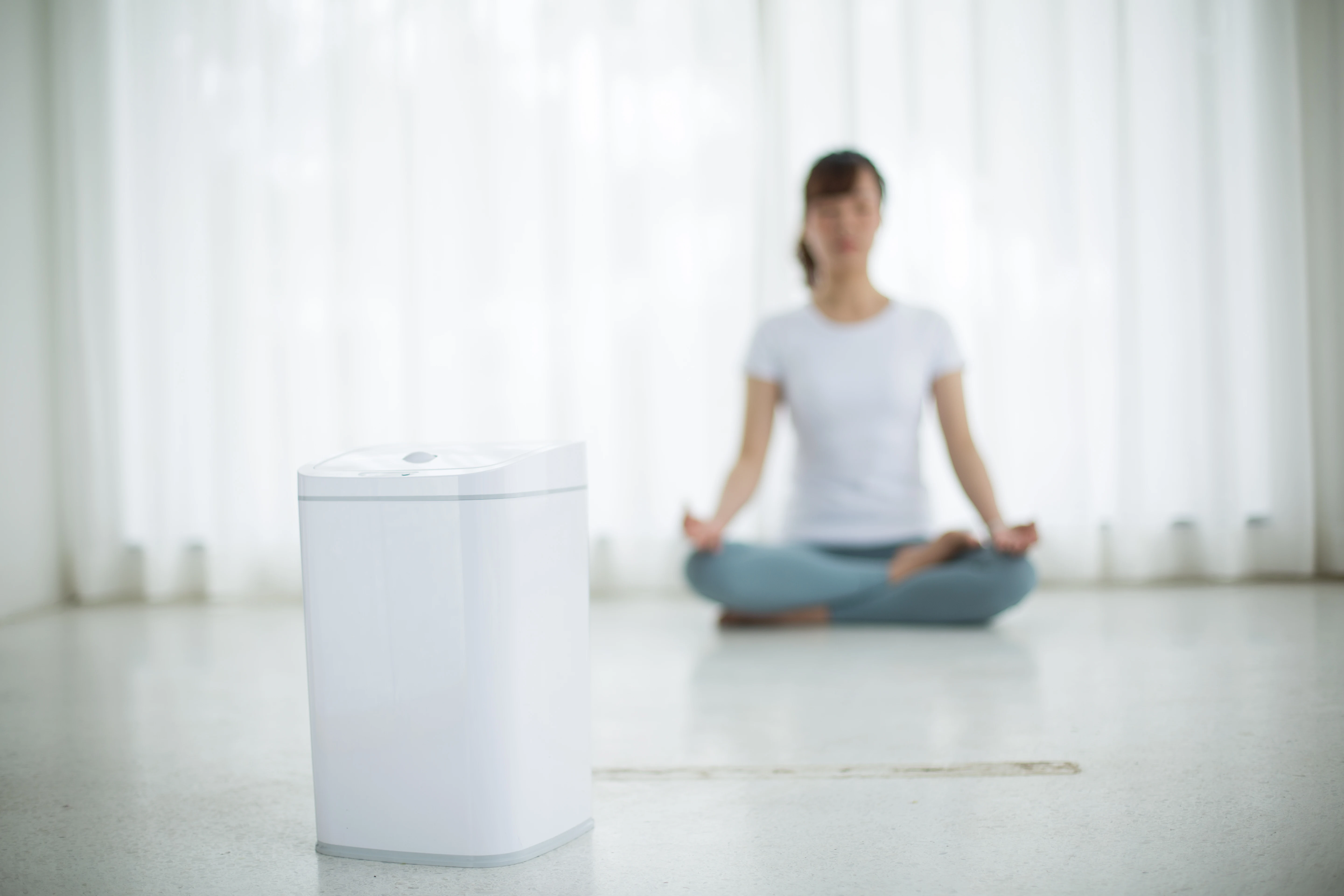 Clean and sanitary smart sensor trash bin in the bar High-tech electronic trash can