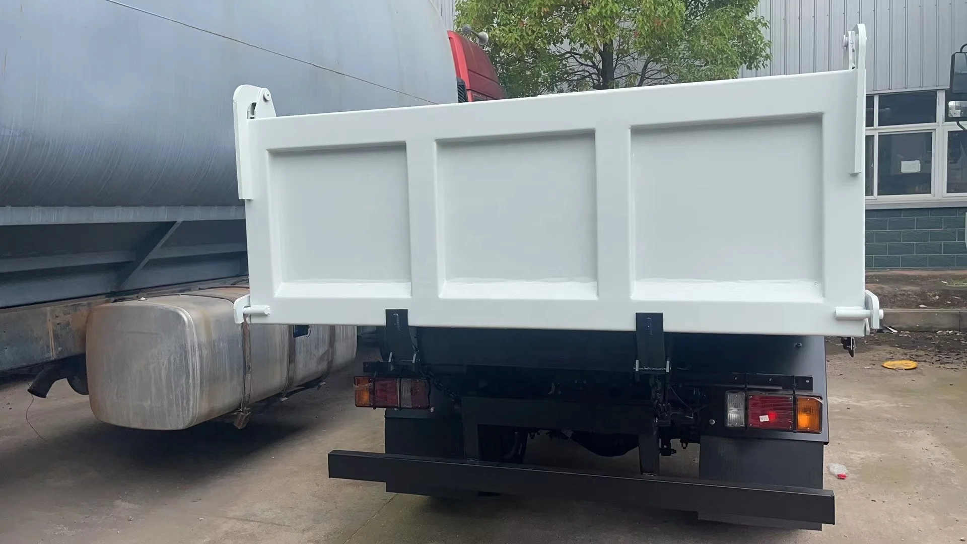 Japanese brand 6 wheels new dump truck 4ons mini dump truck for sale