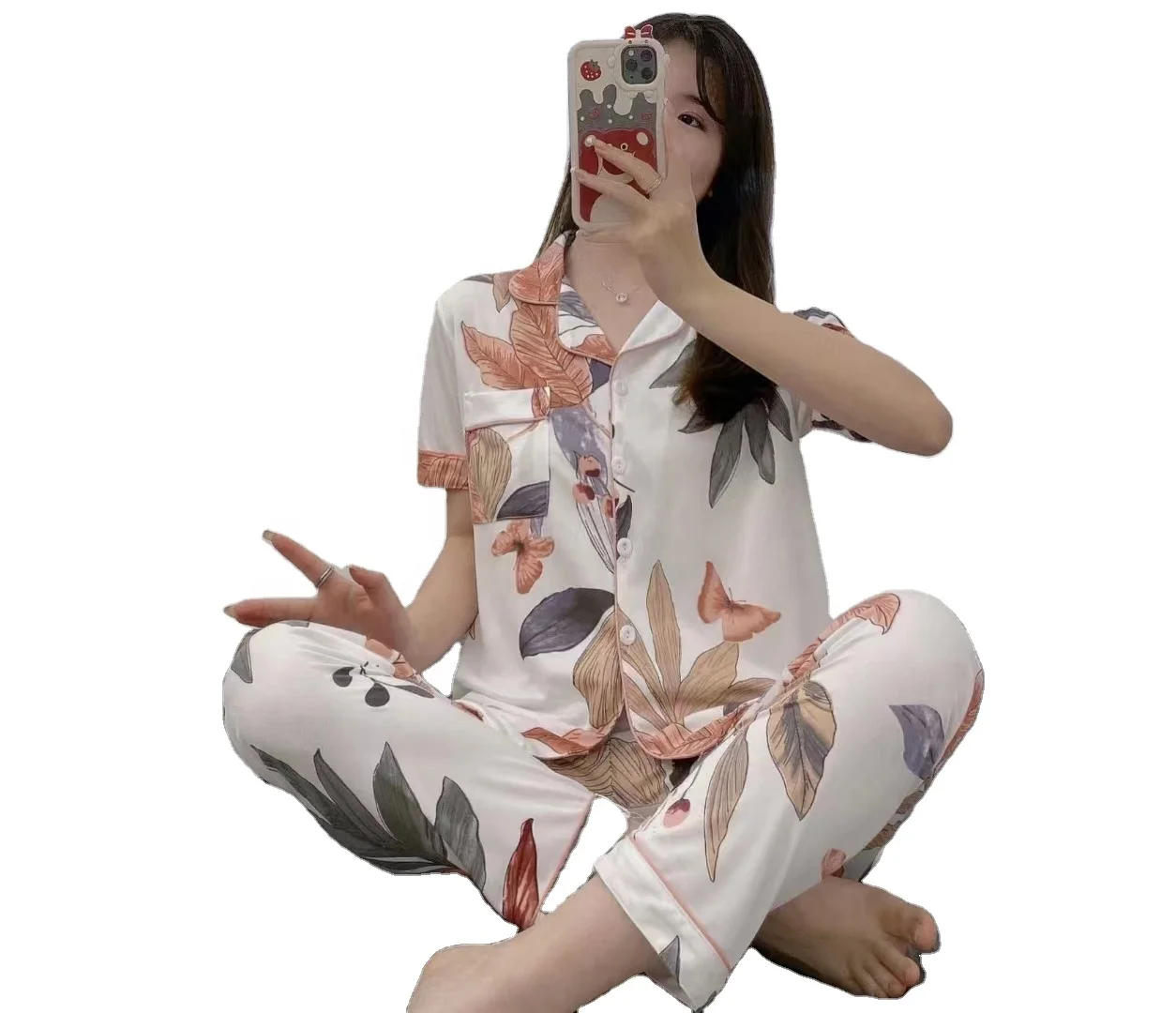 Manufacturers wholesale a variety of women can choose pajamas set home wear women short-sleeved trousers lapel pajamas girls