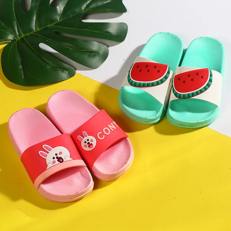 
2020 Summer New Kid Cartoon Fruit Strawberry Slippers Comfortable Soft Sole Cute Girls Boys Slippers 