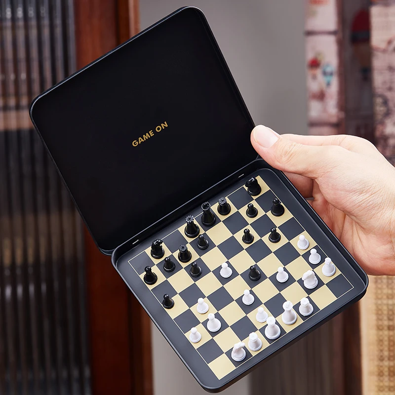 Factory Wholesale Weighted White Black Board Tinplate Pieces Set King Children Adult Chess Mini Magnetic Travel Game