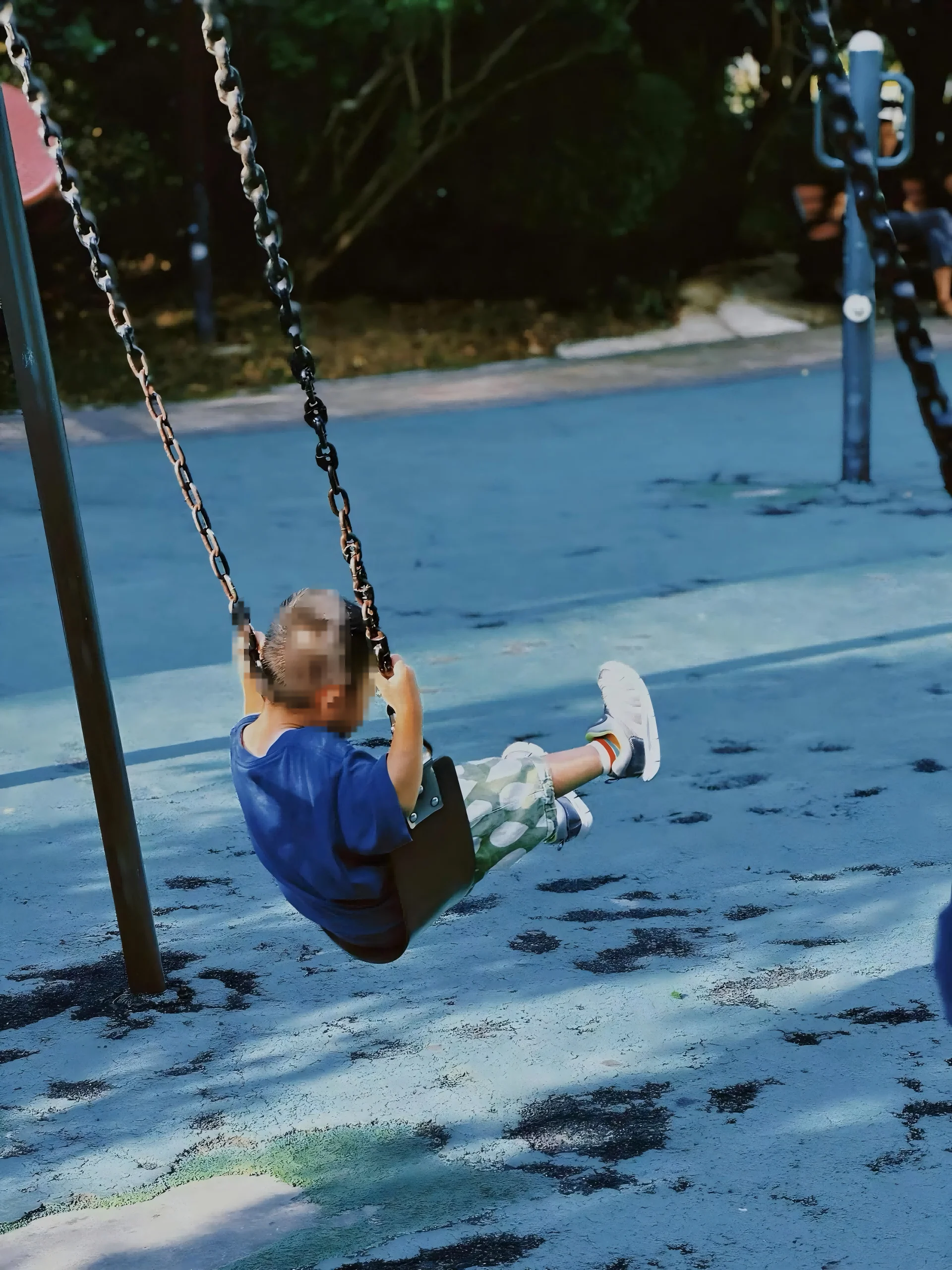 Standard outdoor play plastic with swing sets for toddlers swing seats with full buckets for kindergartens and infants