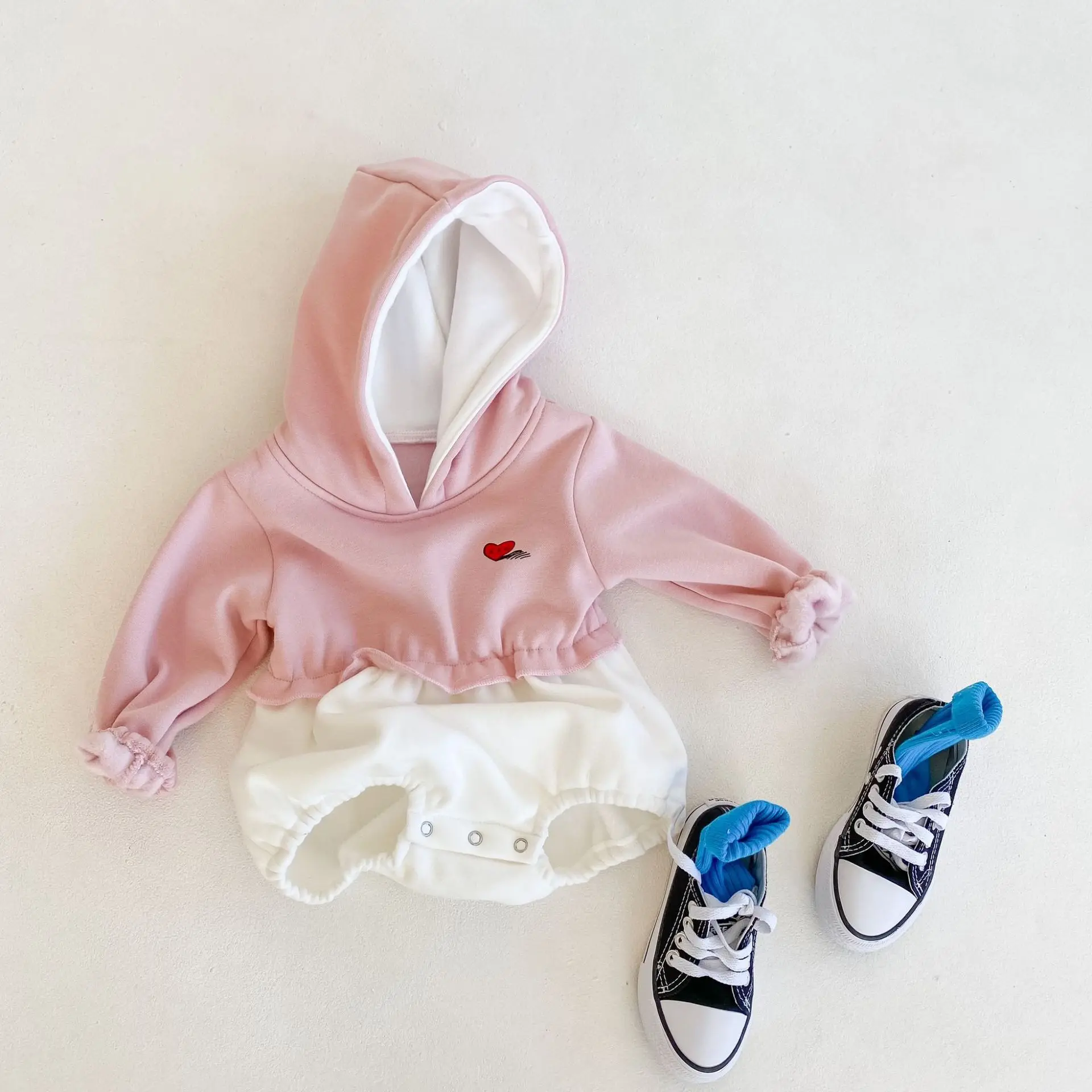 
Wholesale Autumn And Winter Infant Girls Plus Velvet Goddess Printed Sweater Baby Romper 