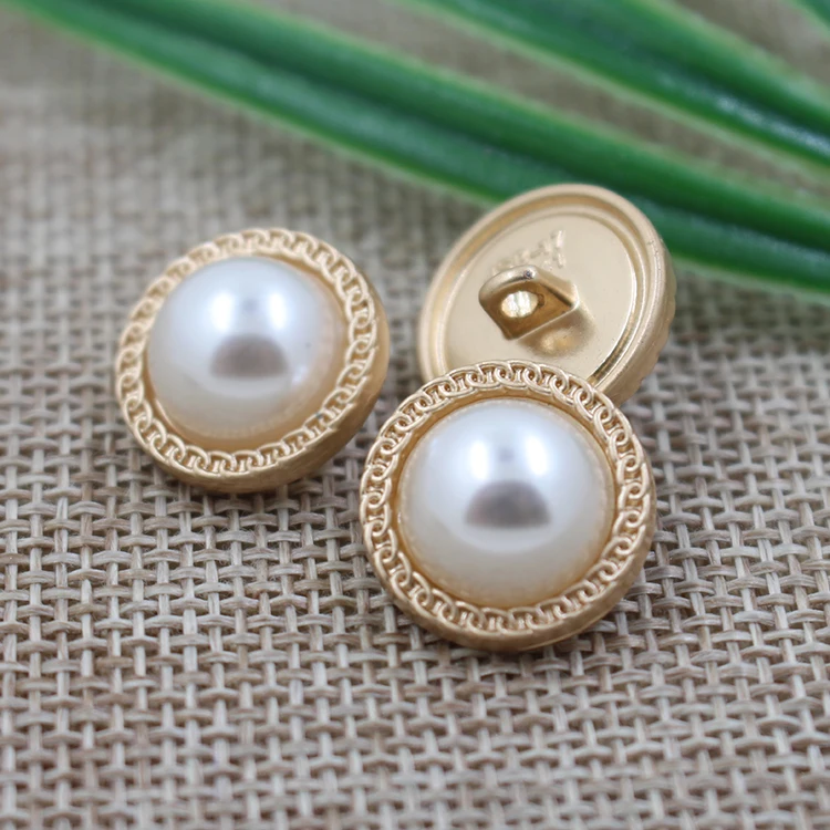 Factory wholesale Fashion white pearl metal sewing button for coat