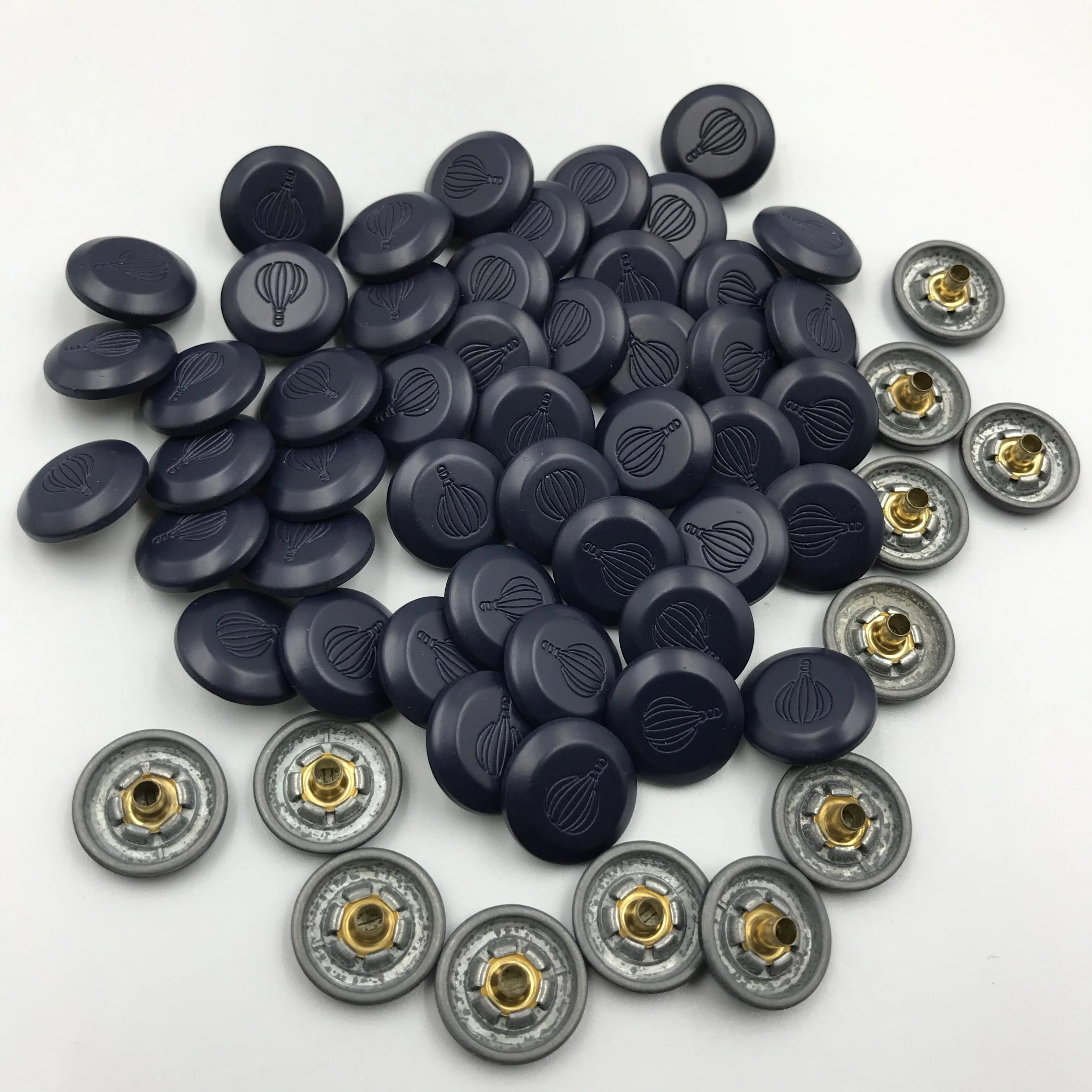 Колпачок из сплава, золотая плоская куртка, металлическая пружинная кнопка на заказ, 4 части