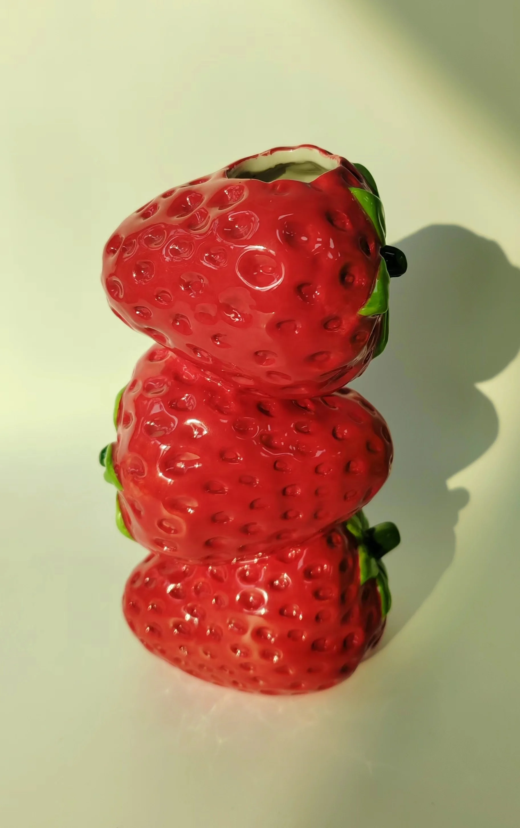 Ceramic Strawberry Stack Stem Vase Home decoration for living room dinning room window display
