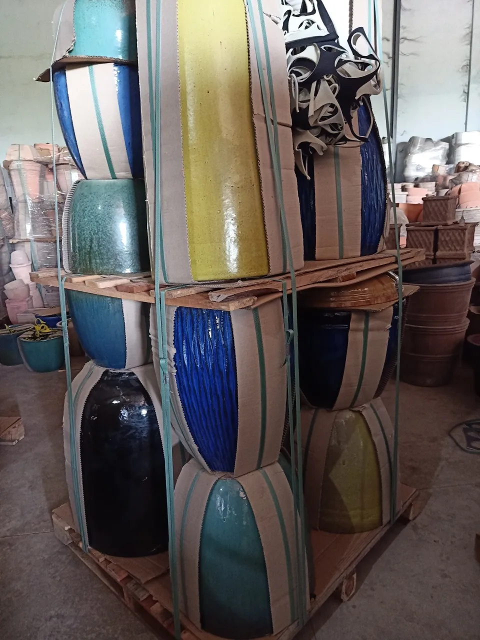 Mix Container Pottery Pots such as Glazed Pots, Black Clay, Atlantis Pots with Cheap Price