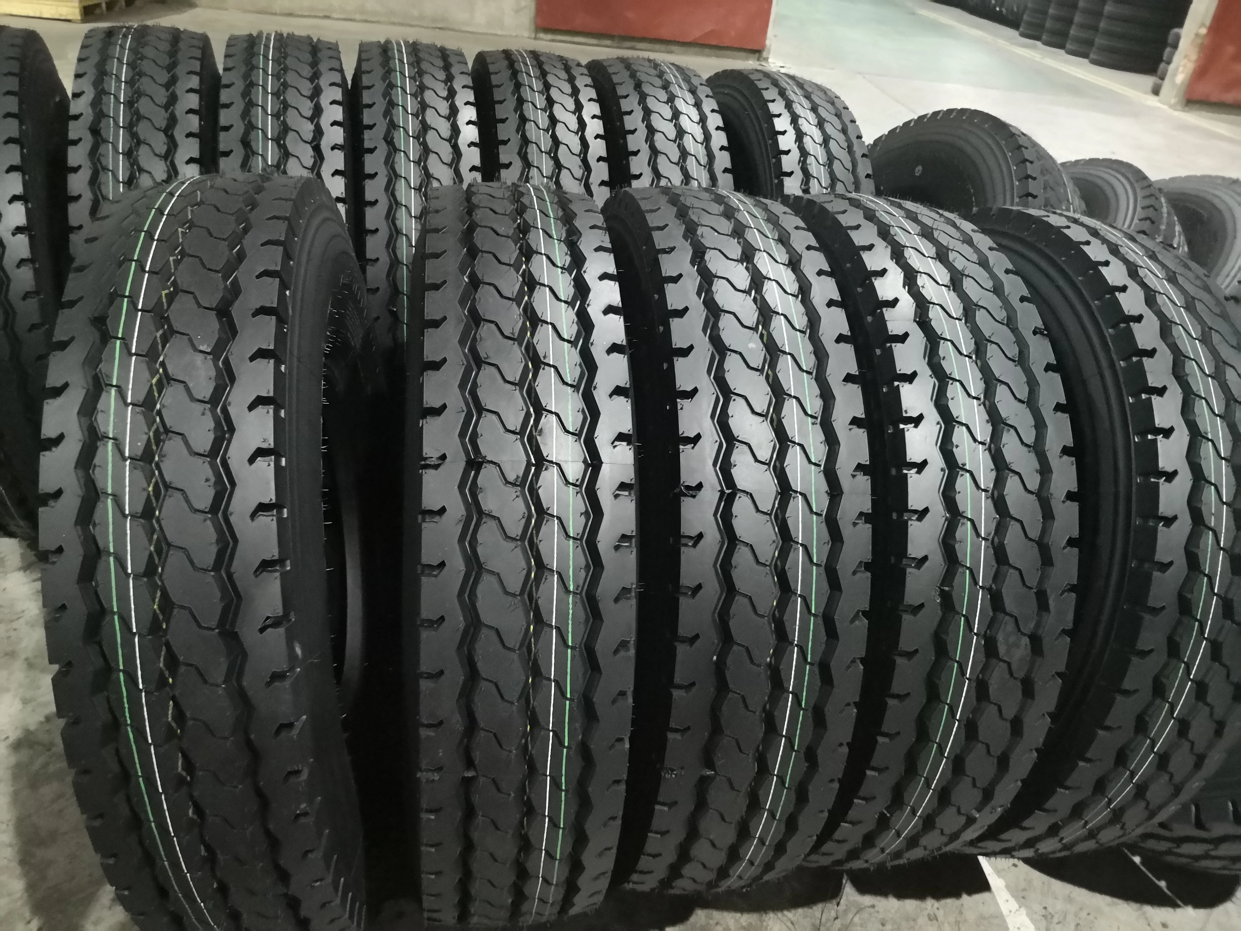  DOUPRO TOPRUNNER Radial Tube Light Truck Tyre Factory 900r20 1000r20 1100r20