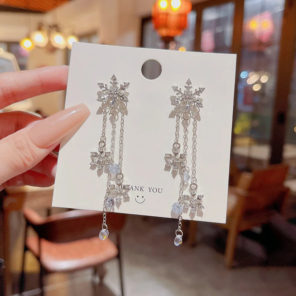 925 Silver Needle Sweet Sparkling Snowflake Earrings with High Grade and Unique Earrings, Tassel Earrings