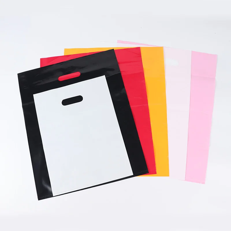 Пользовательский печатный Пластиковый пакет для покупок с вырезанной ручкой, пластиковые упаковочные пакеты с собственным логотипом
