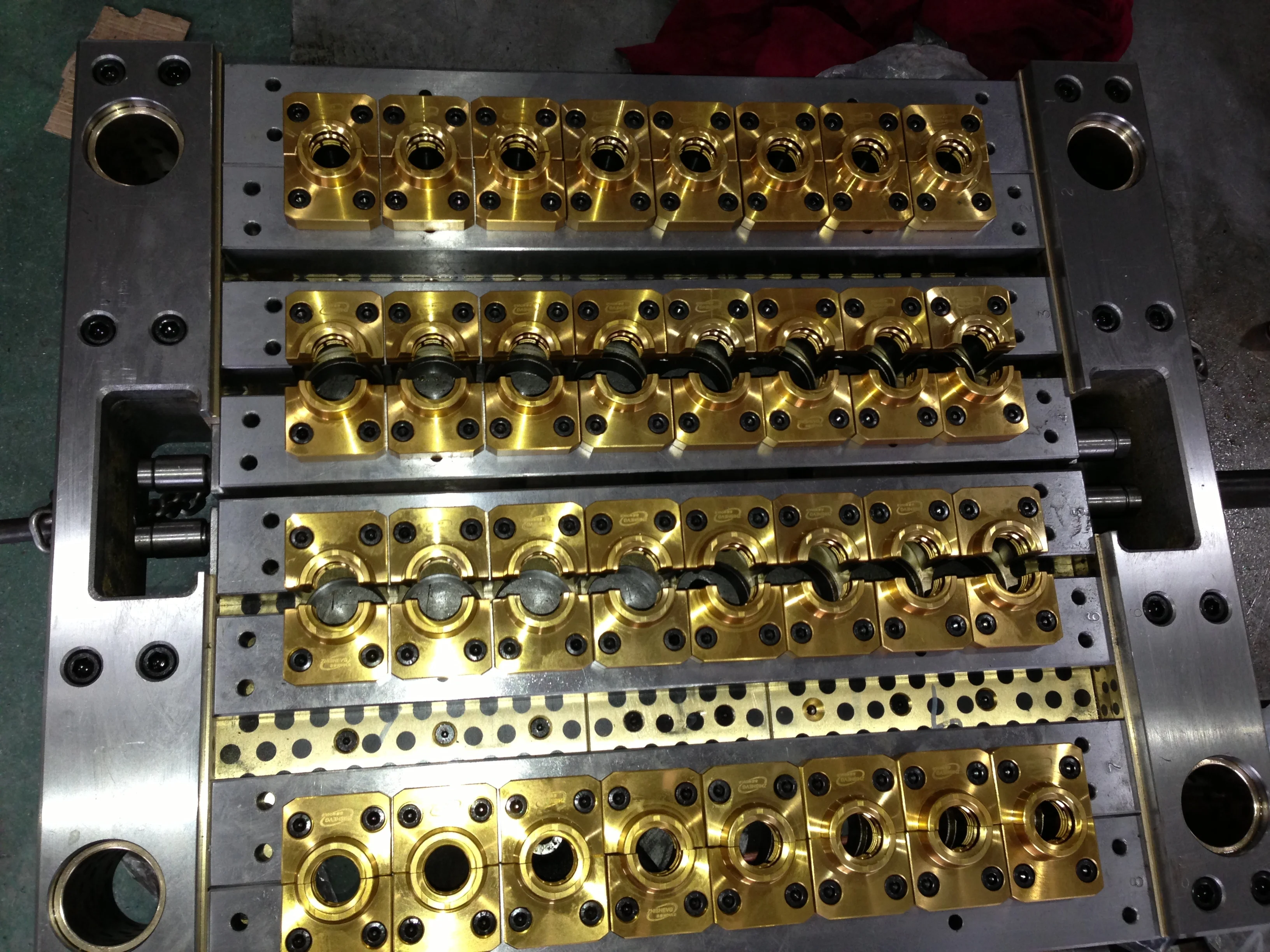 
Hot products to sell online 32 cavities preform injection mould stainless steel mold preform mould 