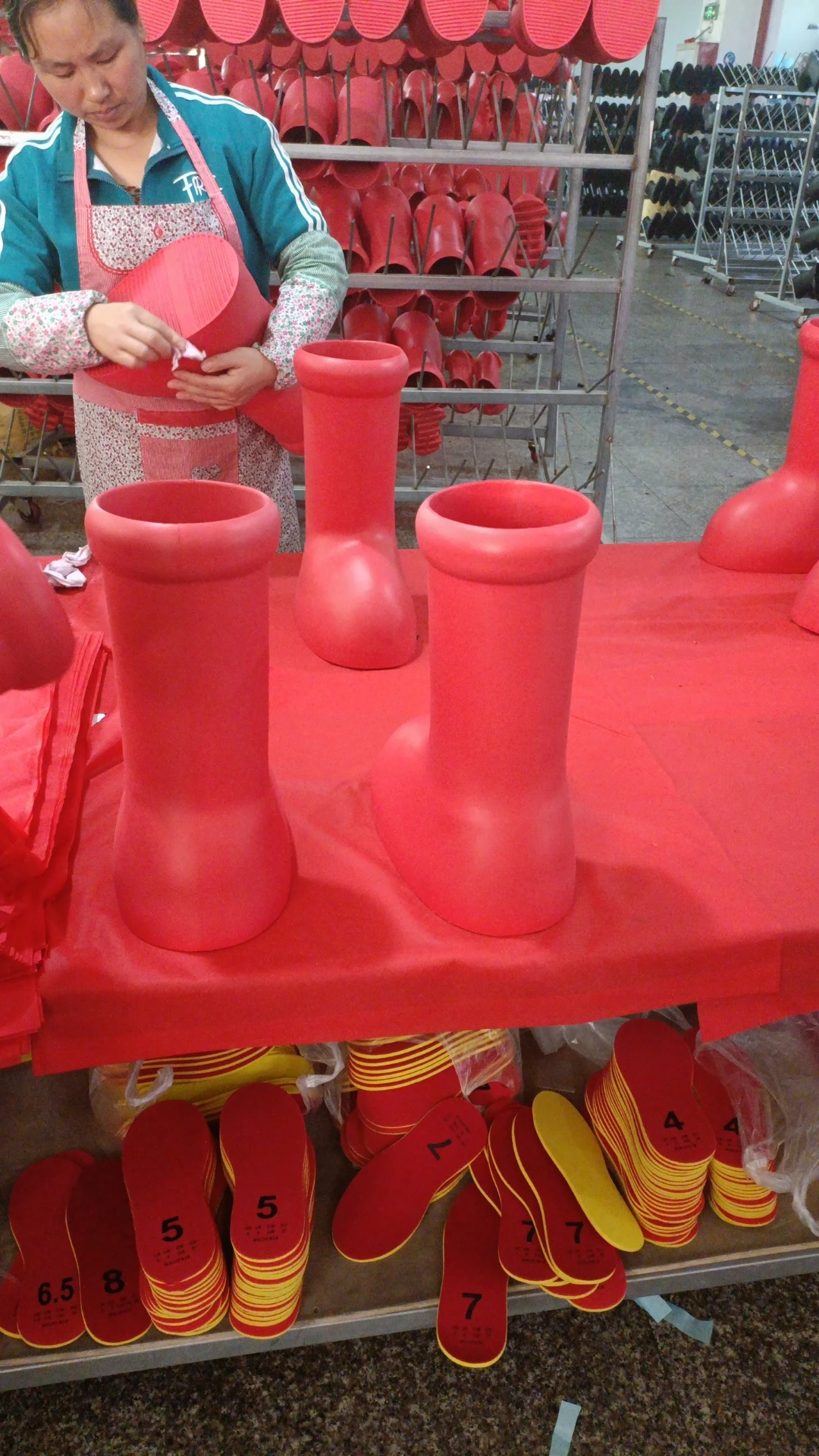 Mid-leg boots custom wave Big Red Boot body boot 2023 new design latest Wholesale factory manufacturer sneaker