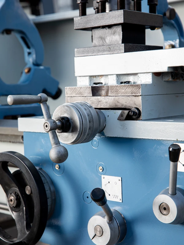 LCM410 1500M  manual horizontal used heavy duty lathe machine showroom/manual sieg lathe manual lathe price