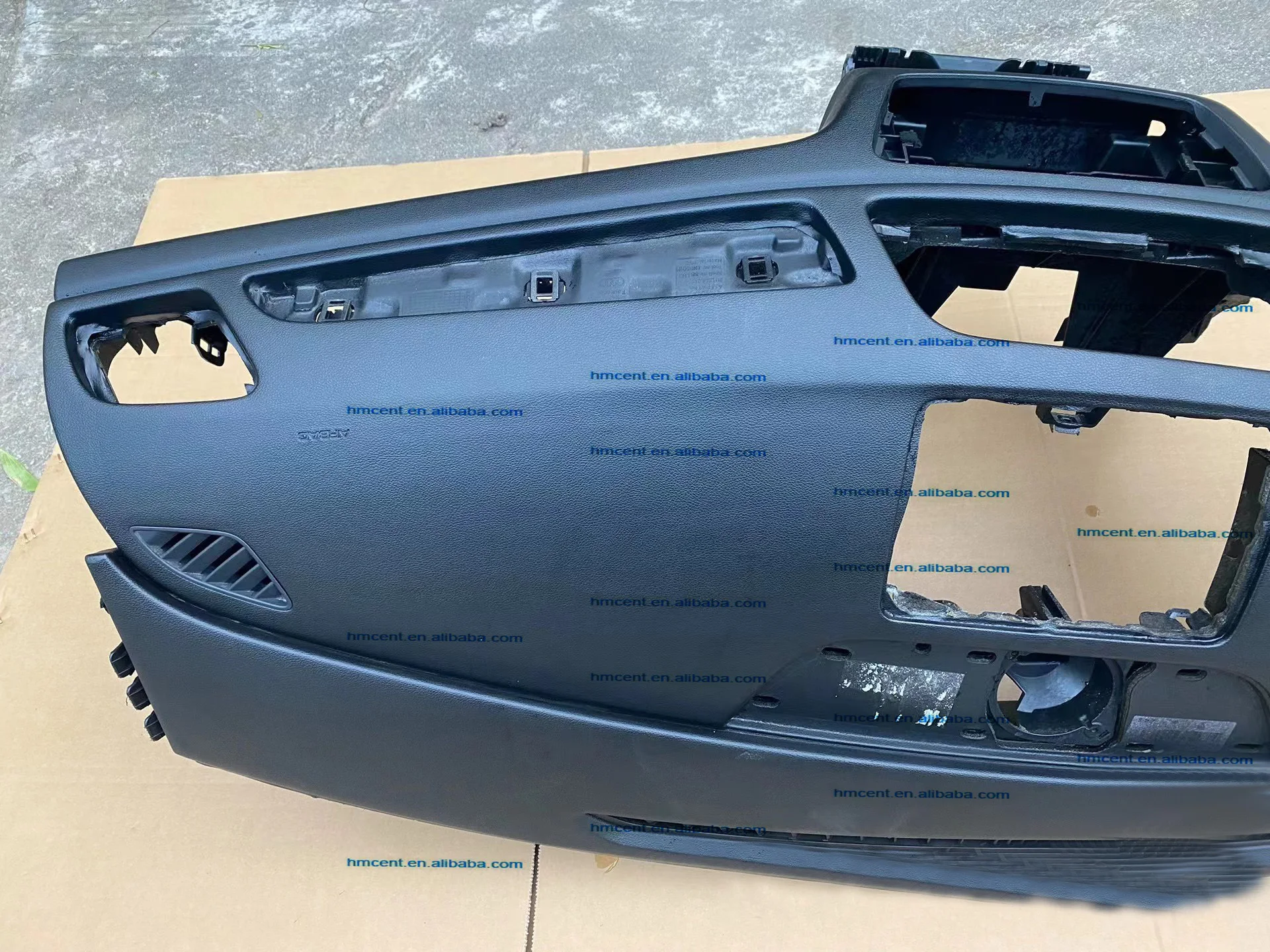 Global Hot seller Superior quality Automotive ABS Leather Dashboards Safe Reliable For Audi Q3 2013-2018 Dashboard