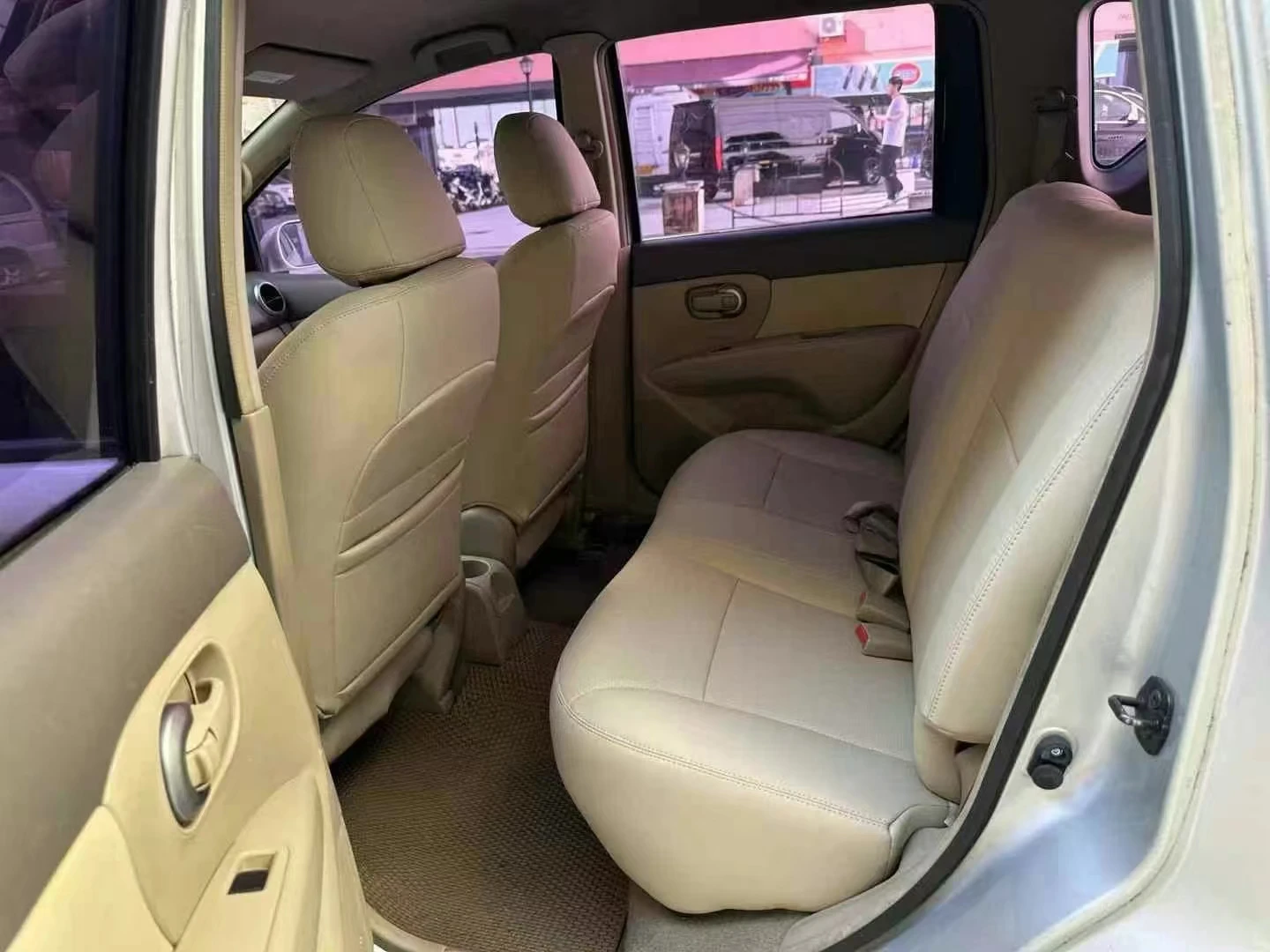 2010 NISSAN LIVINA 1.6L Automatic for family for city for work Sunroof good condition good engine used cars