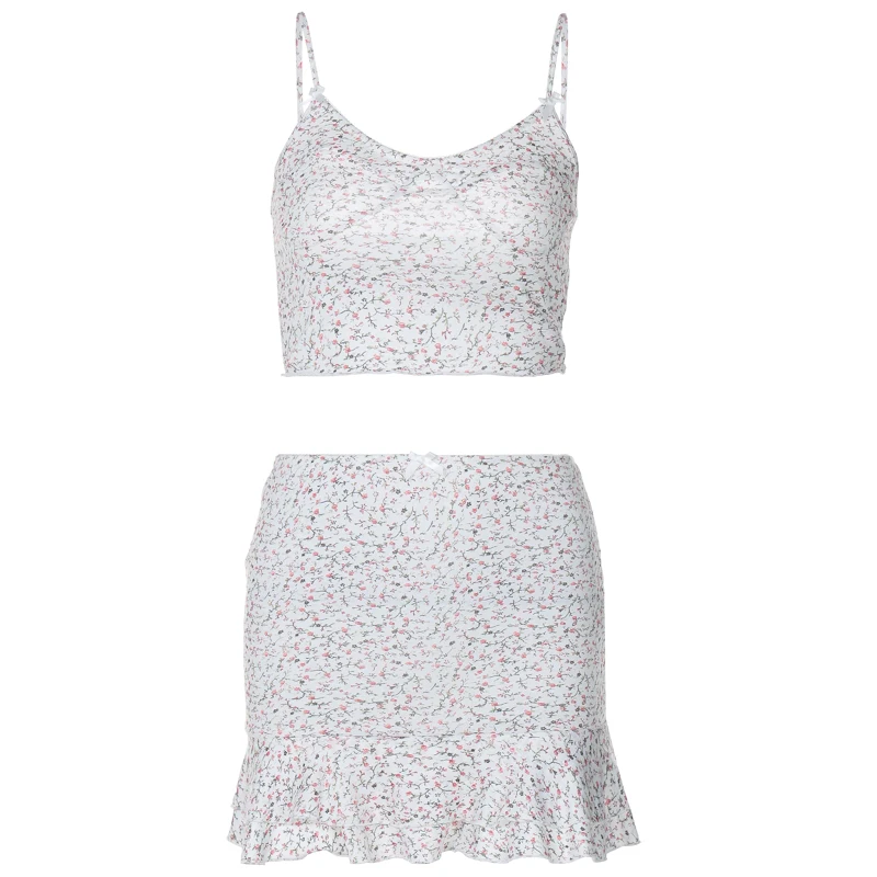 Женский костюм на бретельках