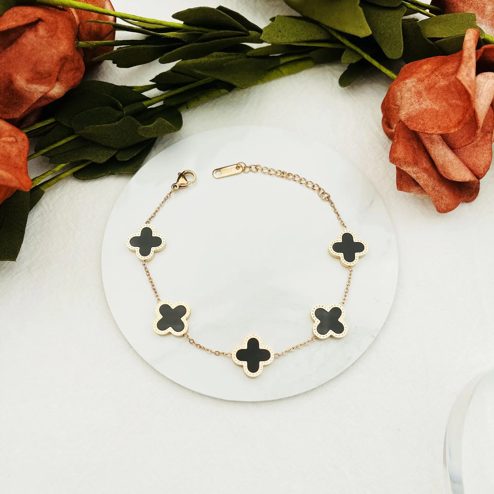 Fashion Jewelry Lucky Ladies Four Leaf Clover Bracelet 18K Gold Plated Stainless Steel Bracelet