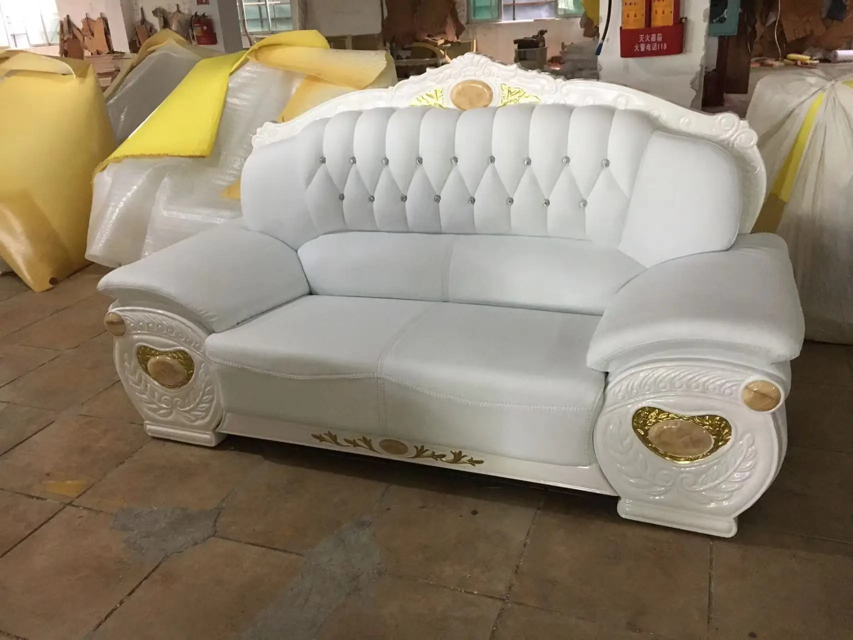 Elegant luxury leather sofa furniture for european living room design