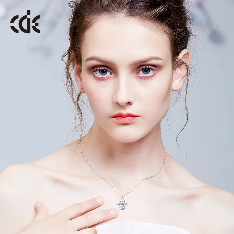 Manufacturer Minimalistic Crystal Fancy Necklace Silver Ladies Fashion Jewellery