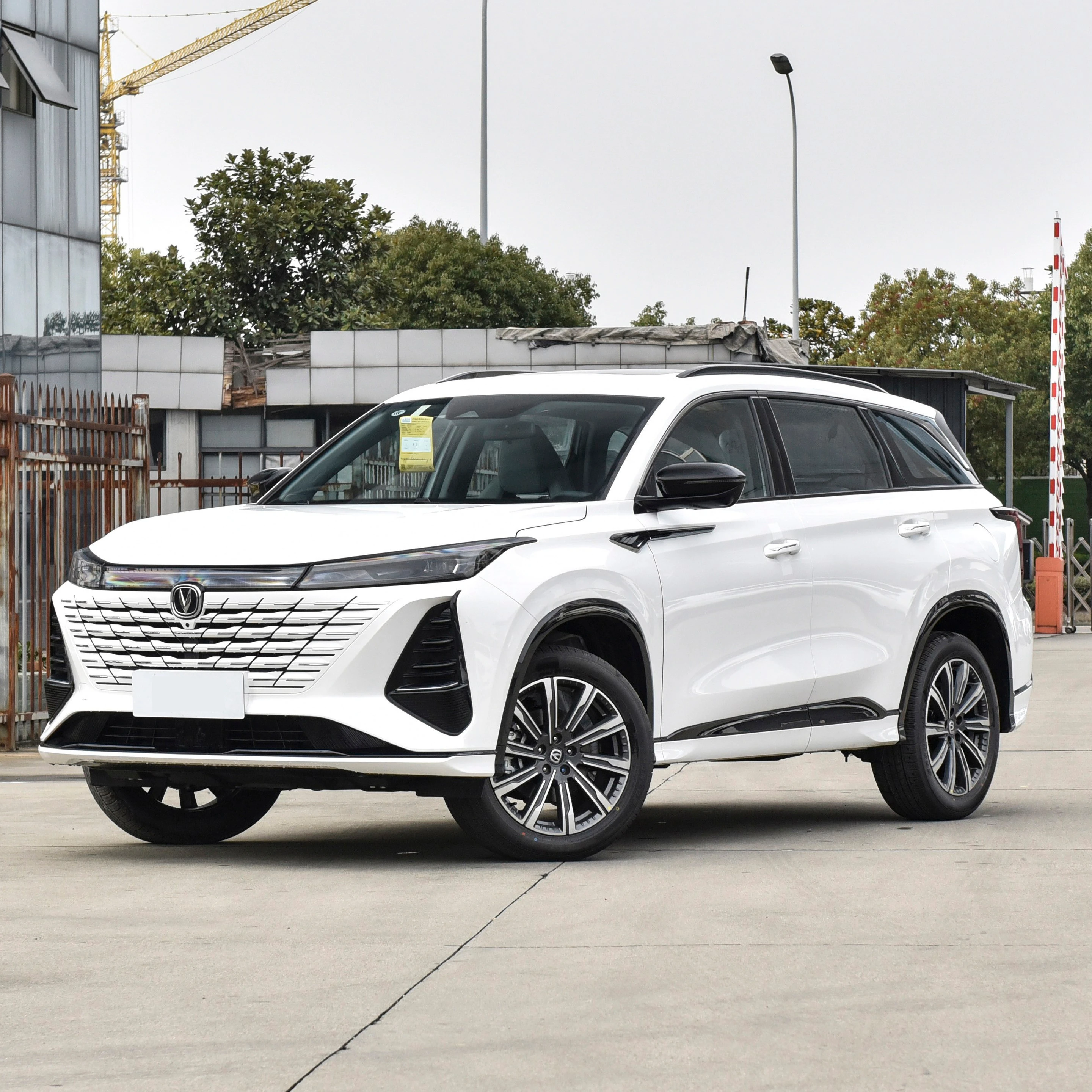 Cs75 plus 2023 третьего поколения 2,0 t автоматический changan 2024 бензинового топлива компактный внедорожник 1,5 T 2,0 T