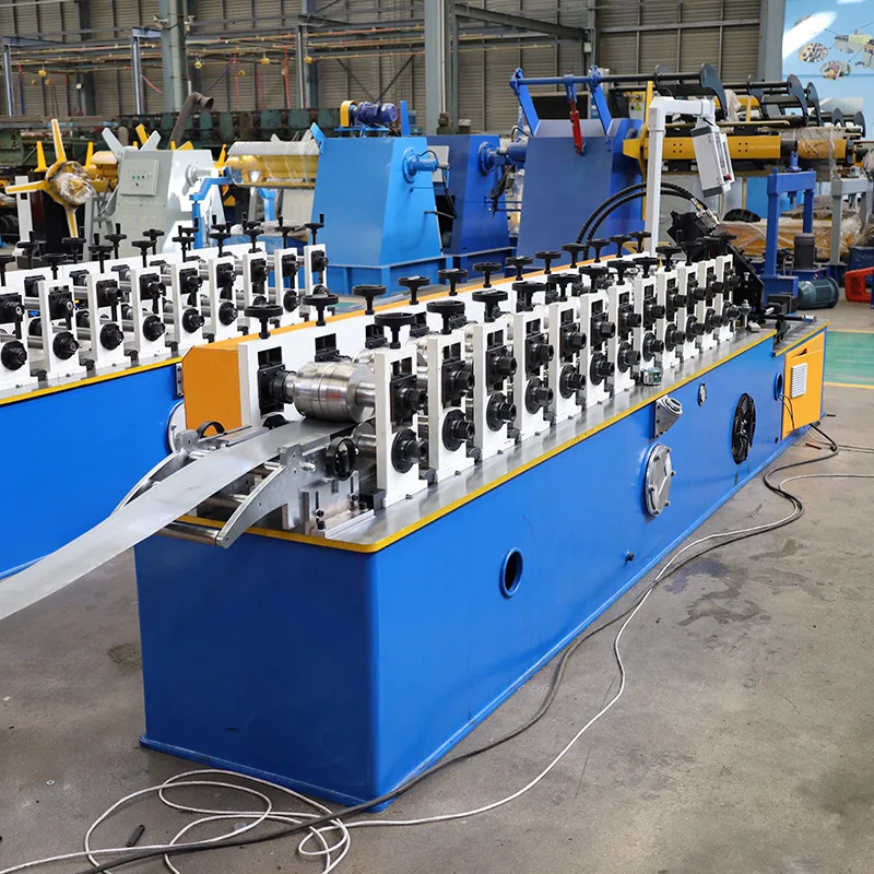 Машина для формовки рулонов из легкой стали omega furring channel